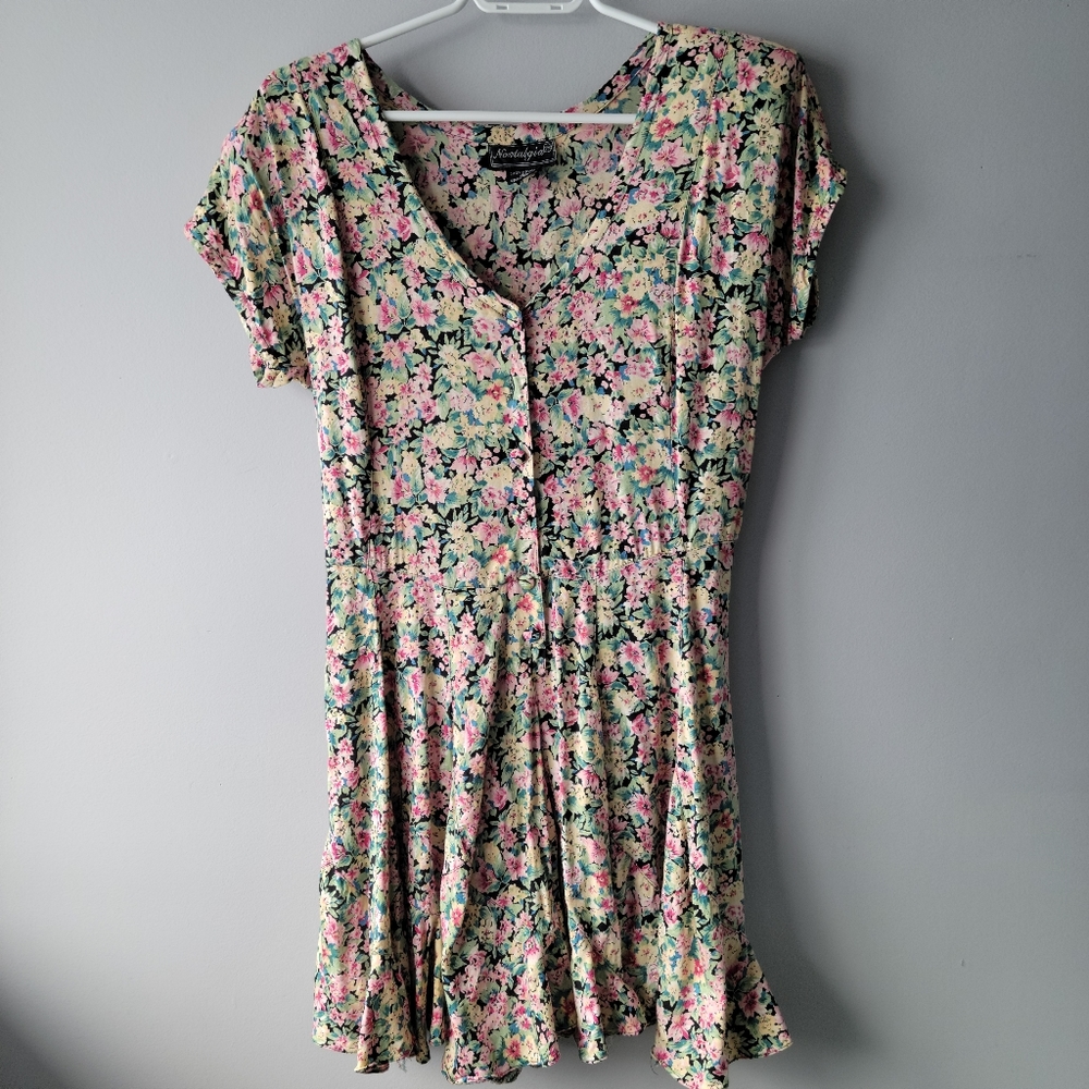 Nostalgia Vintage Floral Ruffle Dress Size Medium